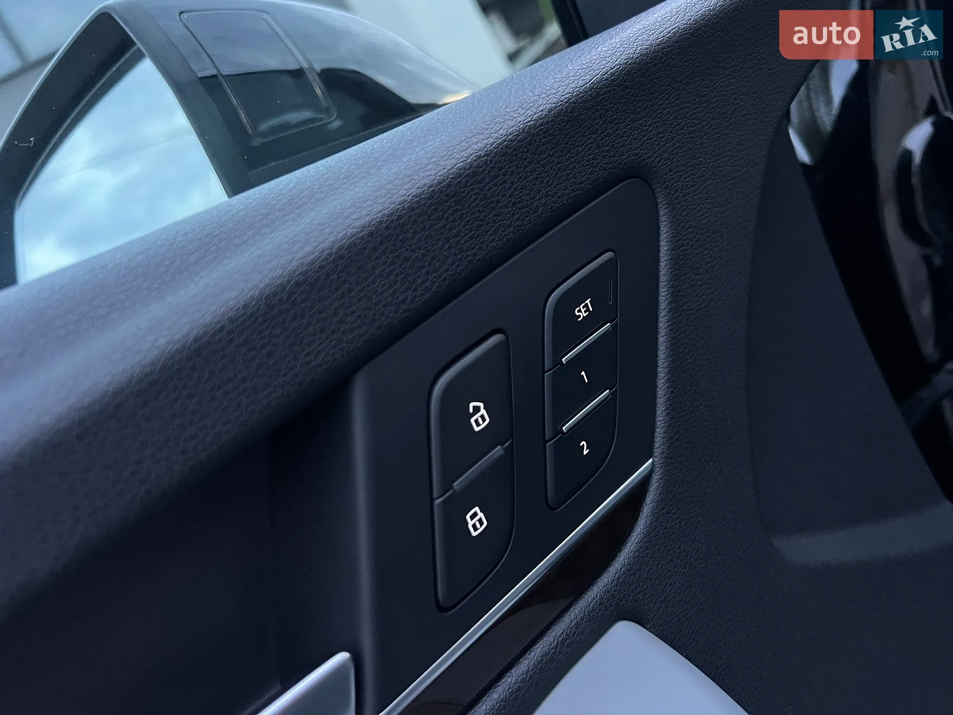 Audi Q5 2018 VIN WA1BNAFY2J2202710 фото оголошення 74 з 140