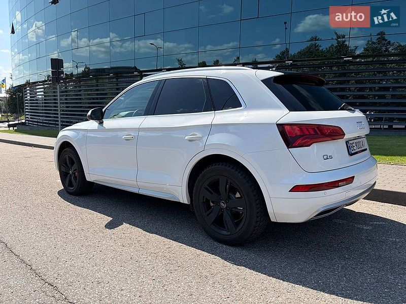 Внедорожник / Кроссовер Audi Q5 2017 в Николаеве