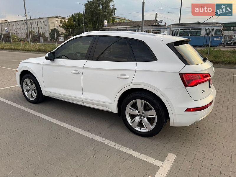 Внедорожник / Кроссовер Audi Q5 2017 в Виннице