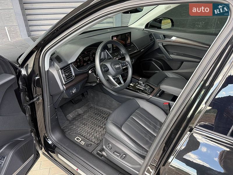 Внедорожник / Кроссовер Audi Q5 2022 в Киеве