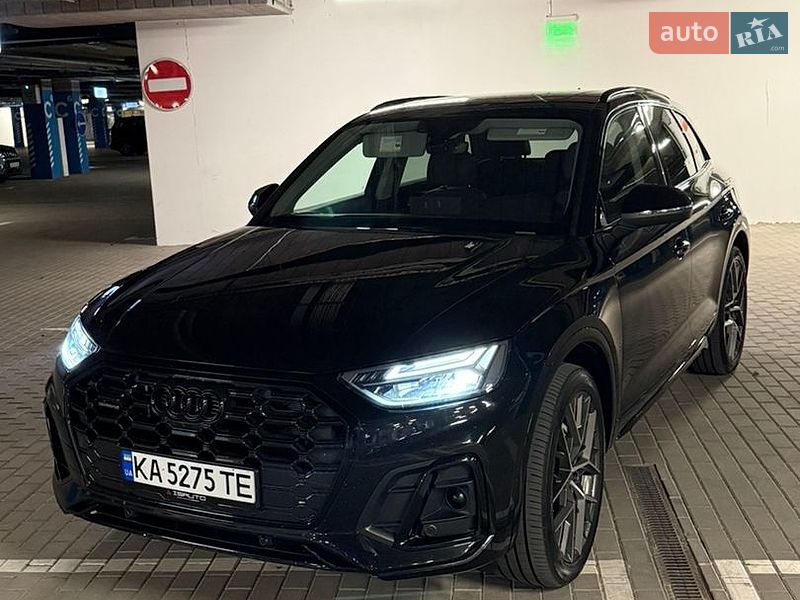 Внедорожник / Кроссовер Audi Q5 2021 в Киеве