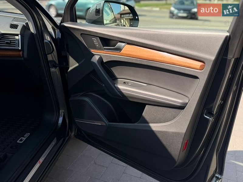Позашляховик / Кросовер Audi Q5 2020 в Южноукраїнську