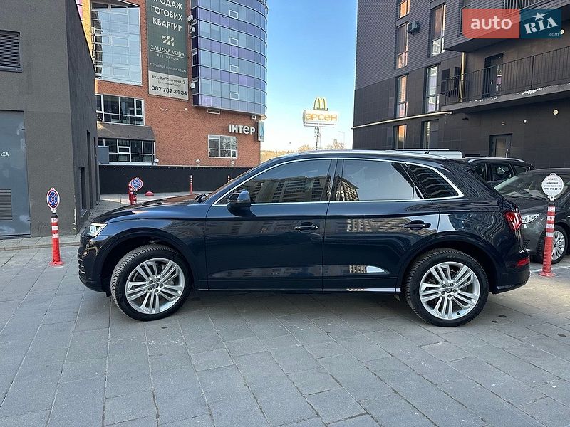 Позашляховик / Кросовер Audi Q5 2017 в Львові