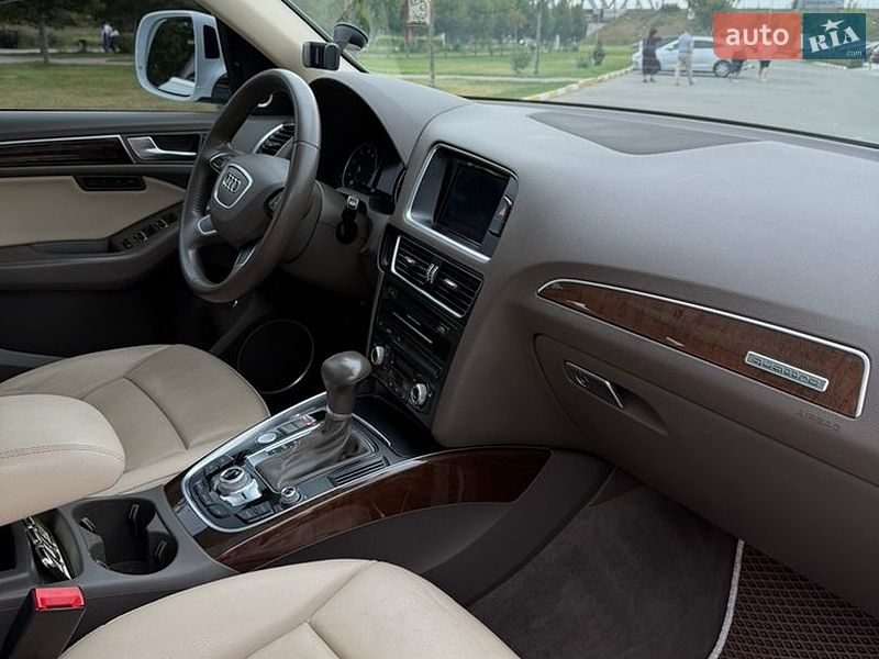 Позашляховик / Кросовер Audi Q5 2015 в Києві