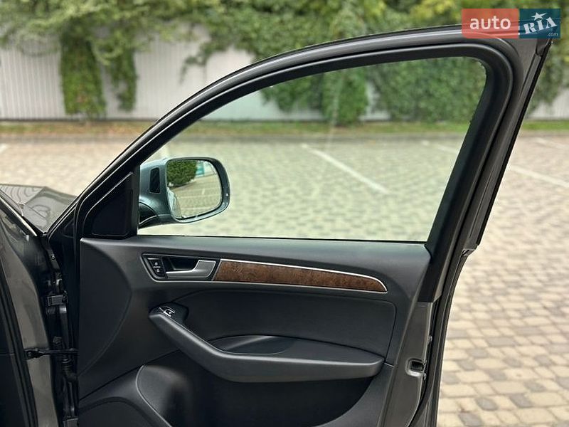 Позашляховик / Кросовер Audi Q5 2015 в Івано-Франківську
