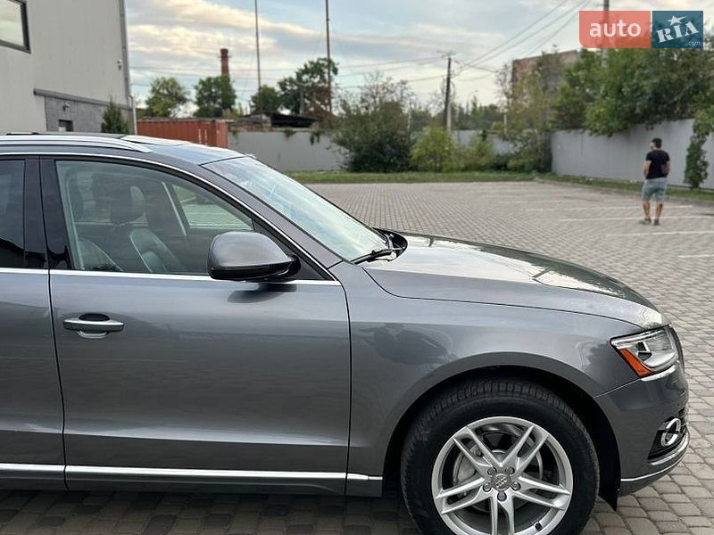 Позашляховик / Кросовер Audi Q5 2015 в Івано-Франківську