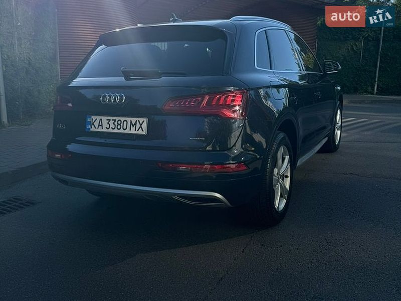 Позашляховик / Кросовер Audi Q5 2020 в Києві