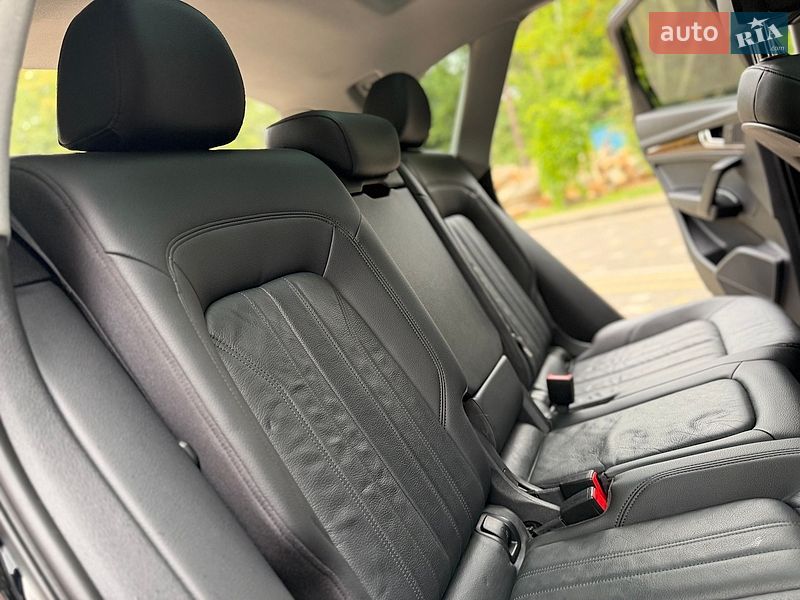 Внедорожник / Кроссовер Audi Q5 2018 в Дрогобыче
