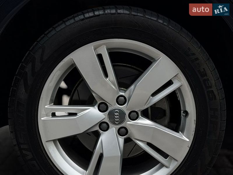 Внедорожник / Кроссовер Audi Q5 2017 в Киеве