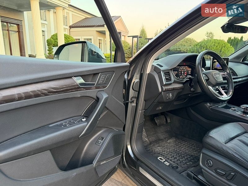 Позашляховик / Кросовер Audi Q5 2018 в Львові