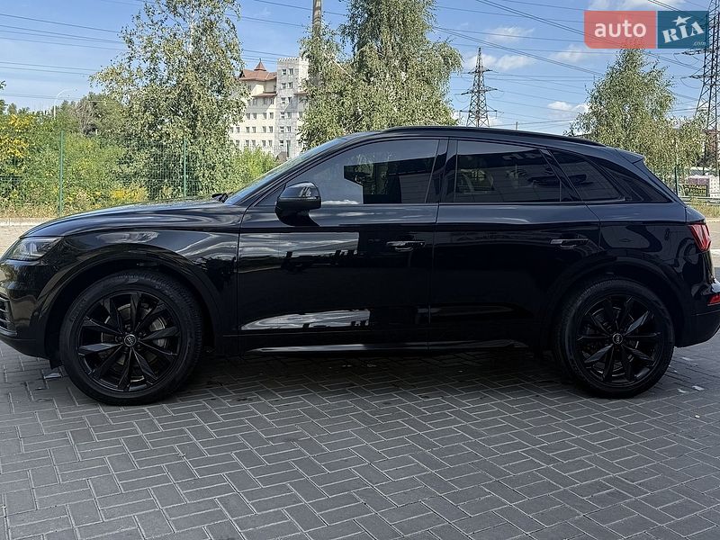 Внедорожник / Кроссовер Audi Q5 2017 в Киеве