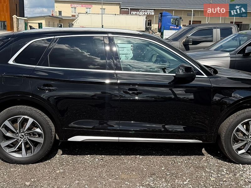 Позашляховик / Кросовер Audi Q5 2021 в Рівному