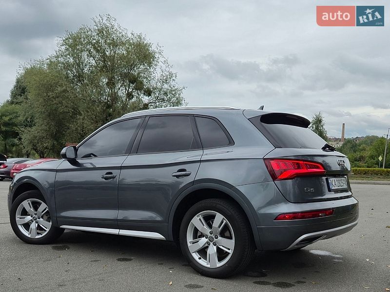 Внедорожник / Кроссовер Audi Q5 2018 в Буче