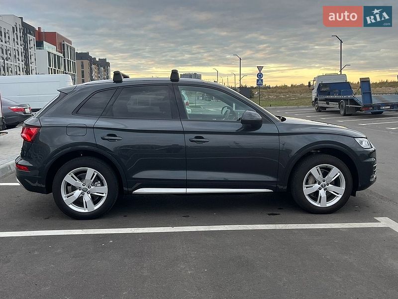 Внедорожник / Кроссовер Audi Q5 2017 в Ровно