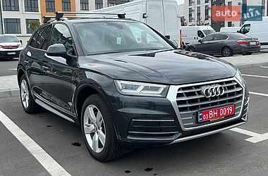 Внедорожник / Кроссовер Audi Q5 2017 в Ровно
