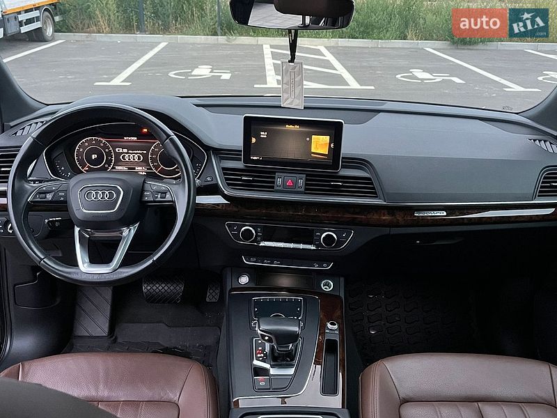Внедорожник / Кроссовер Audi Q5 2017 в Ровно