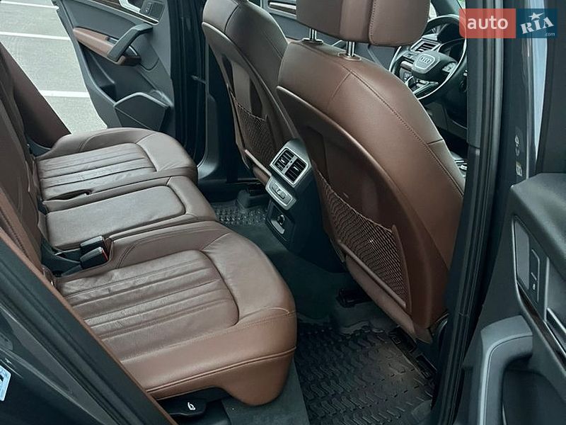Внедорожник / Кроссовер Audi Q5 2017 в Ровно