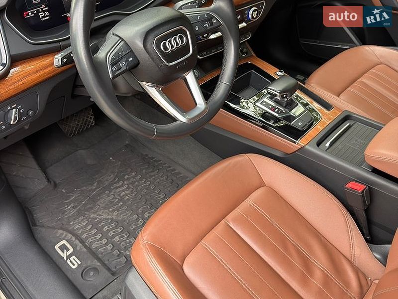 Позашляховик / Кросовер Audi Q5 2020 в Івано-Франківську