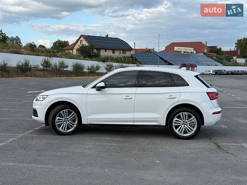 Внедорожник / Кроссовер Audi Q5 2018 в Ужгороде