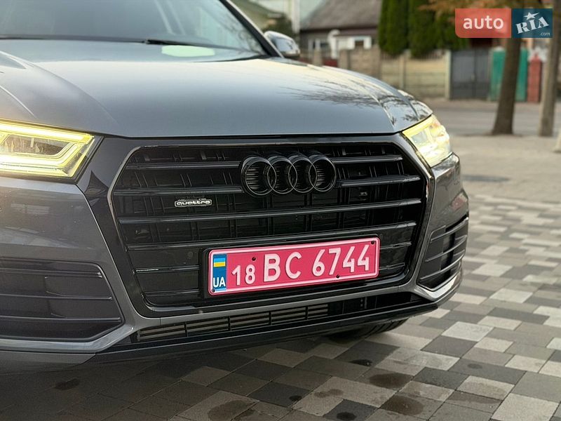 Позашляховик / Кросовер Audi Q5 2017 в Рівному