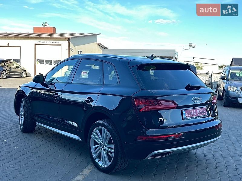 Позашляховик / Кросовер Audi Q5 2017 в Луцьку