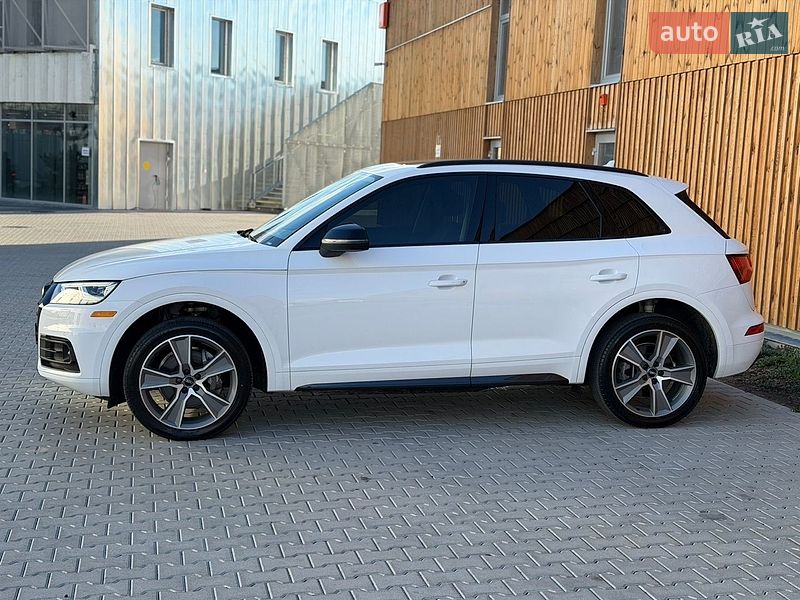 Позашляховик / Кросовер Audi Q5 2020 в Львові