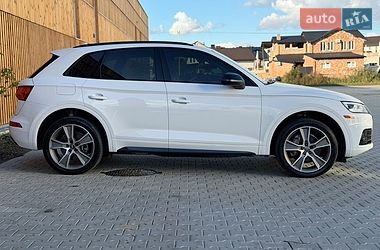 Позашляховик / Кросовер Audi Q5 2020 в Львові