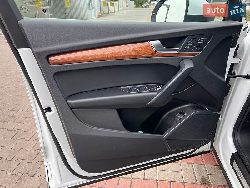 Внедорожник / Кроссовер Audi Q5 2022 в Киеве