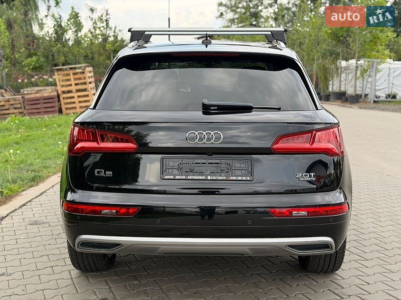 Позашляховик / Кросовер Audi Q5 2018 в Луцьку