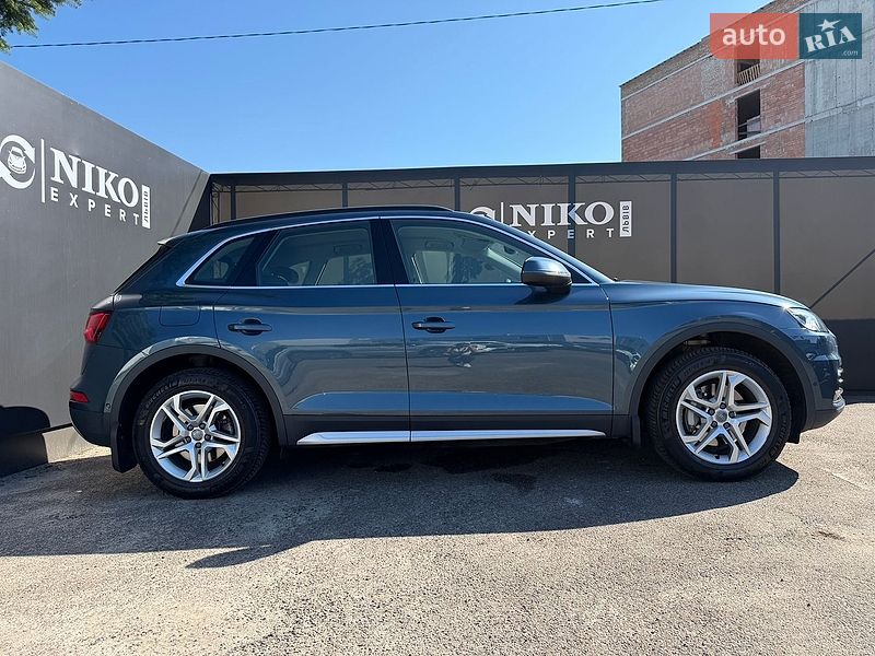 Позашляховик / Кросовер Audi Q5 2017 в Львові