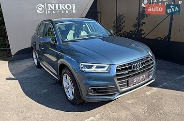 Позашляховик / Кросовер Audi Q5 2017 в Львові