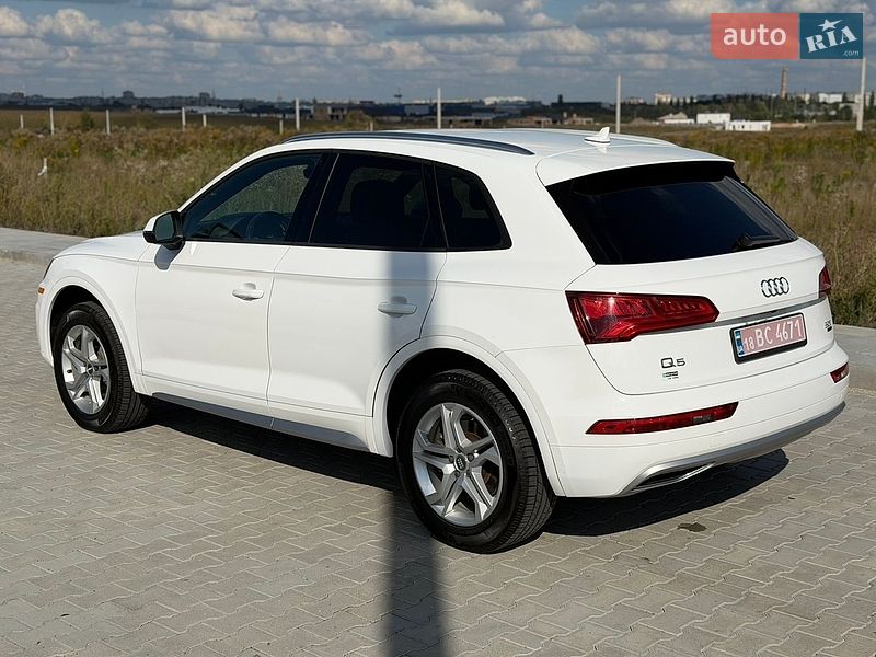 Позашляховик / Кросовер Audi Q5 2018 в Рівному