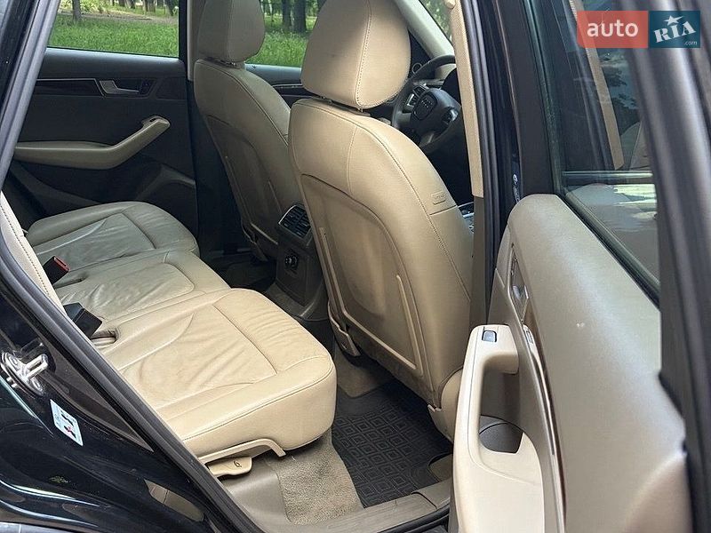 Внедорожник / Кроссовер Audi Q5 2011 в Новомиргороде