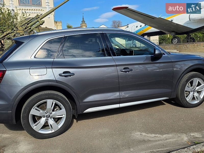 Позашляховик / Кросовер Audi Q5 2018 в Києві