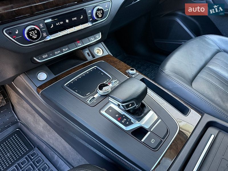 Внедорожник / Кроссовер Audi Q5 2019 в Ровно