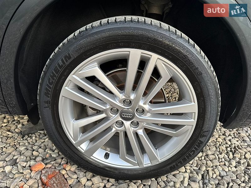 Позашляховик / Кросовер Audi Q5 2017 в Стрию