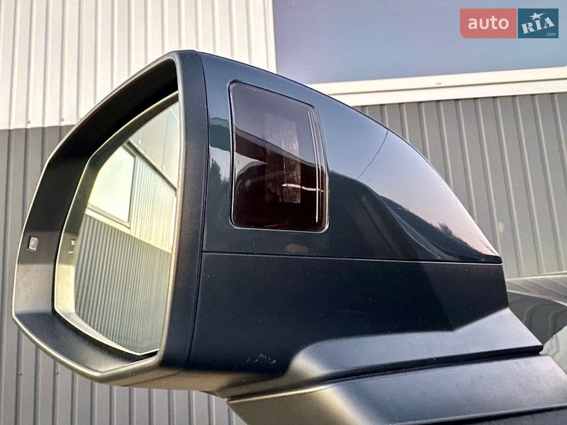 Позашляховик / Кросовер Audi Q5 2017 в Стрию