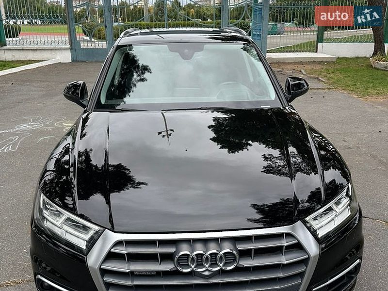 Внедорожник / Кроссовер Audi Q5 2018 в Вараше