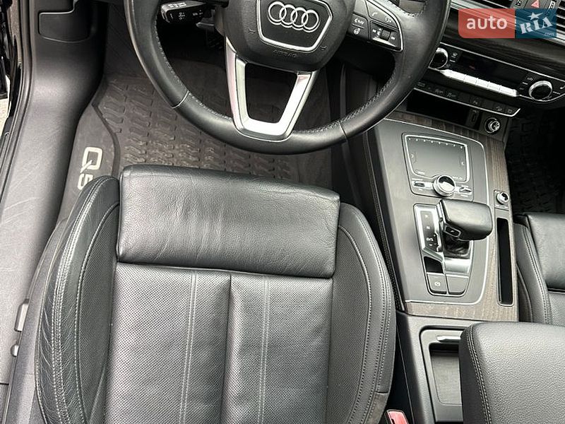 Внедорожник / Кроссовер Audi Q5 2018 в Вараше