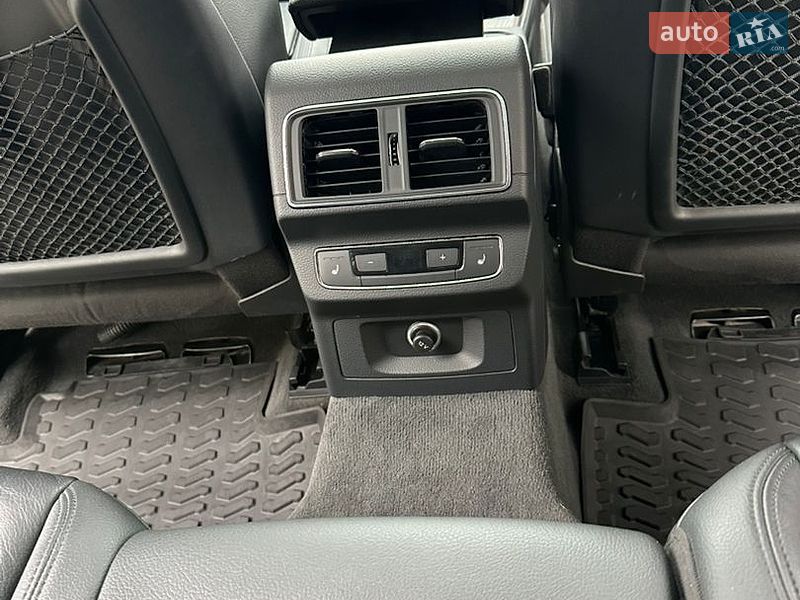Внедорожник / Кроссовер Audi Q5 2018 в Вараше