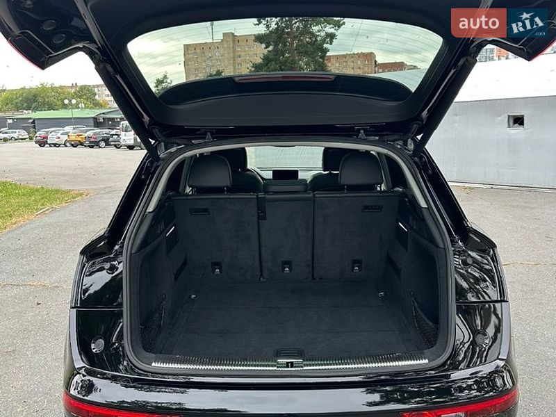 Внедорожник / Кроссовер Audi Q5 2018 в Вараше