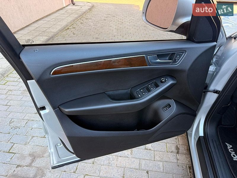 Позашляховик / Кросовер Audi Q5 2010 в Львові