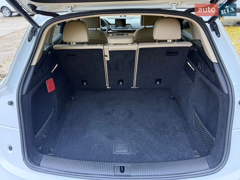 Позашляховик / Кросовер Audi Q5 2020 в Чернівцях