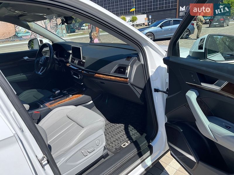 Позашляховик / Кросовер Audi Q5 2018 в Луцьку