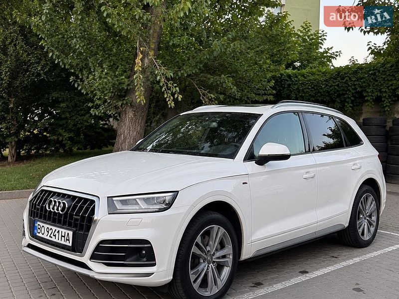 Внедорожник / Кроссовер Audi Q5 2021 в Житомире
