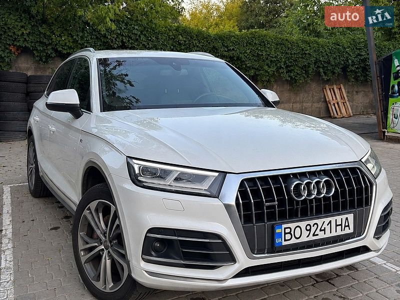 Внедорожник / Кроссовер Audi Q5 2021 в Житомире