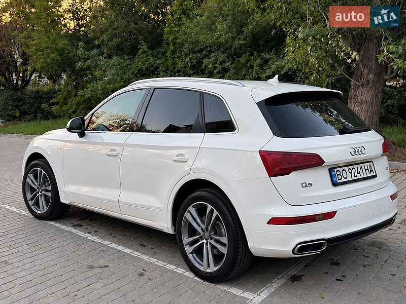 Внедорожник / Кроссовер Audi Q5 2021 в Житомире