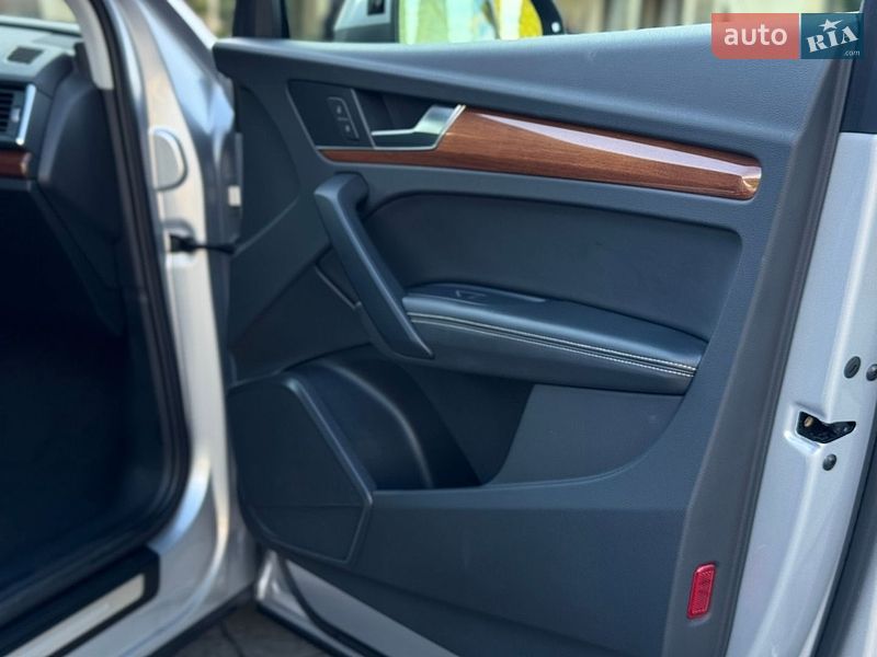 Позашляховик / Кросовер Audi Q5 2021 в Львові