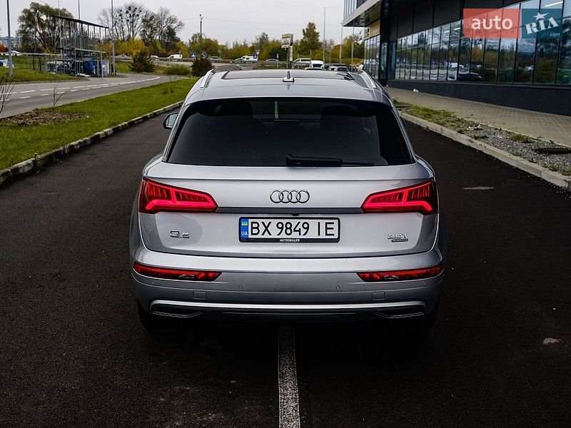 Позашляховик / Кросовер Audi Q5 2018 в Львові