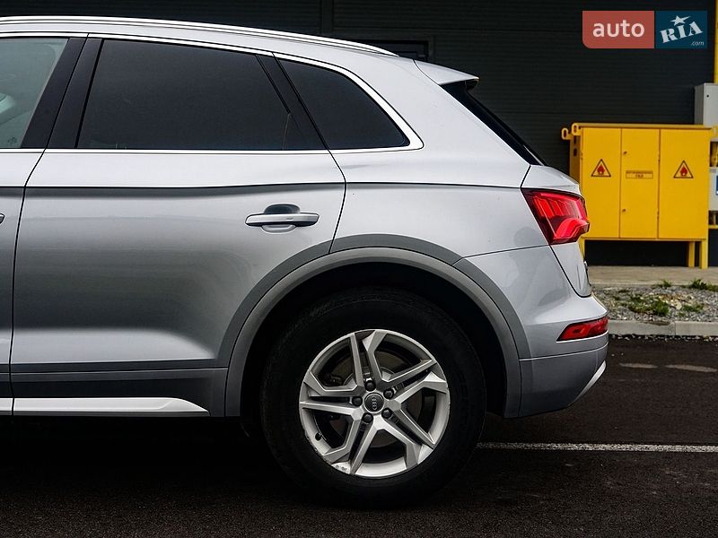 Позашляховик / Кросовер Audi Q5 2018 в Львові